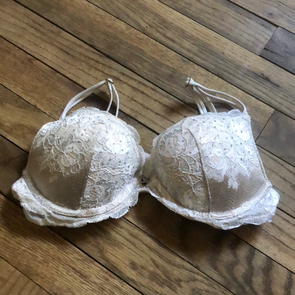 Victoria’s Secret Lacy white bra